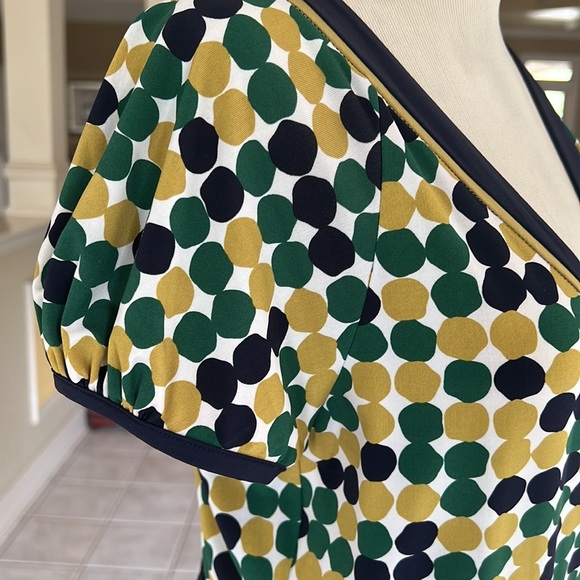 BCBGMAXAZRIA Faux Wrap Top Blue Green Size Medium M Excellent Condition - Picture 2 of 9